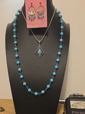Turquoise Bead Pendant Necklace and Earrings Set